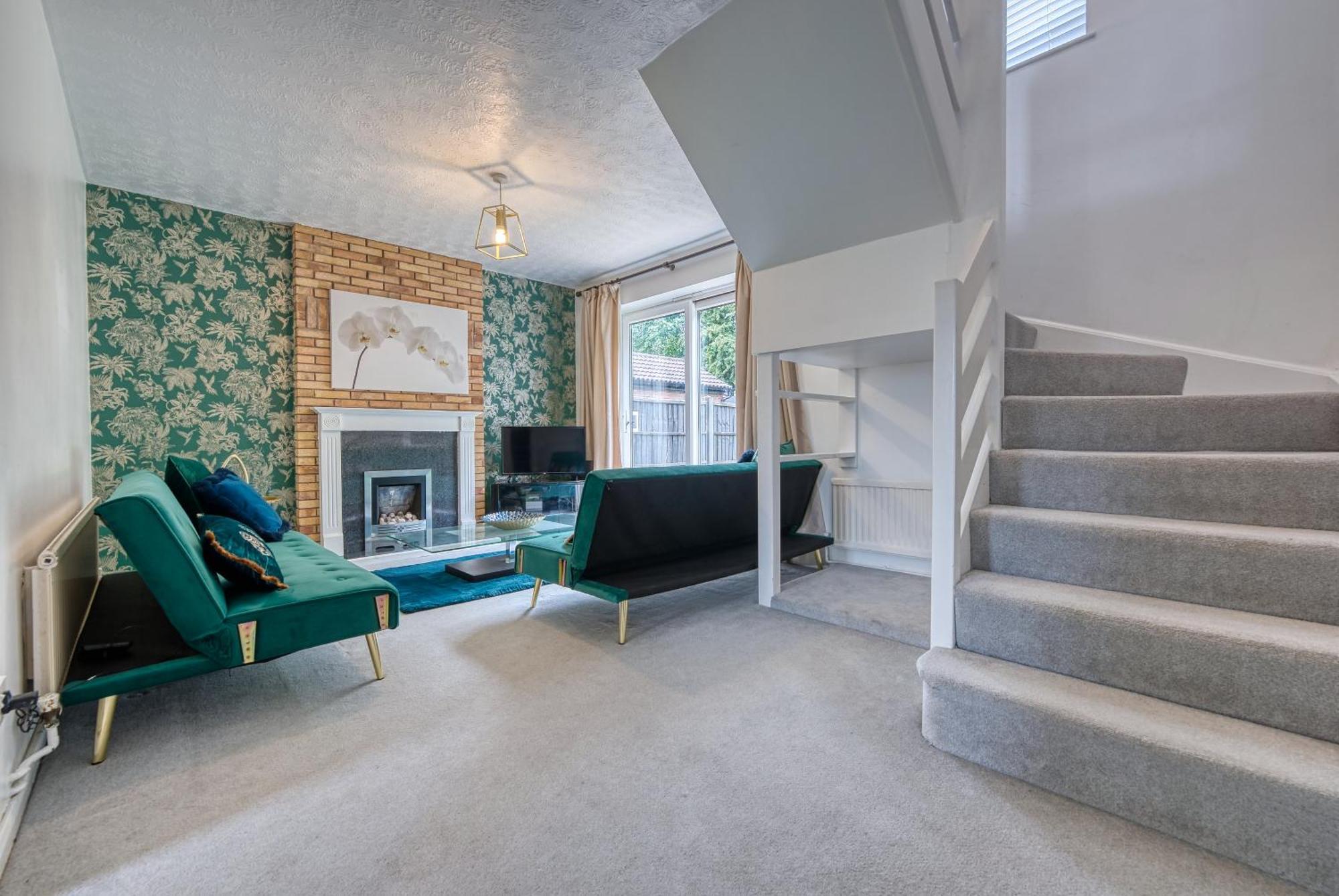 Capri 13 Sa - 3 Bed House, Close To Loughborough University & M1 Motorway, Free Wifi, Big Garden, Ample Parking- Ask For Contractor Rates! Luaran gambar