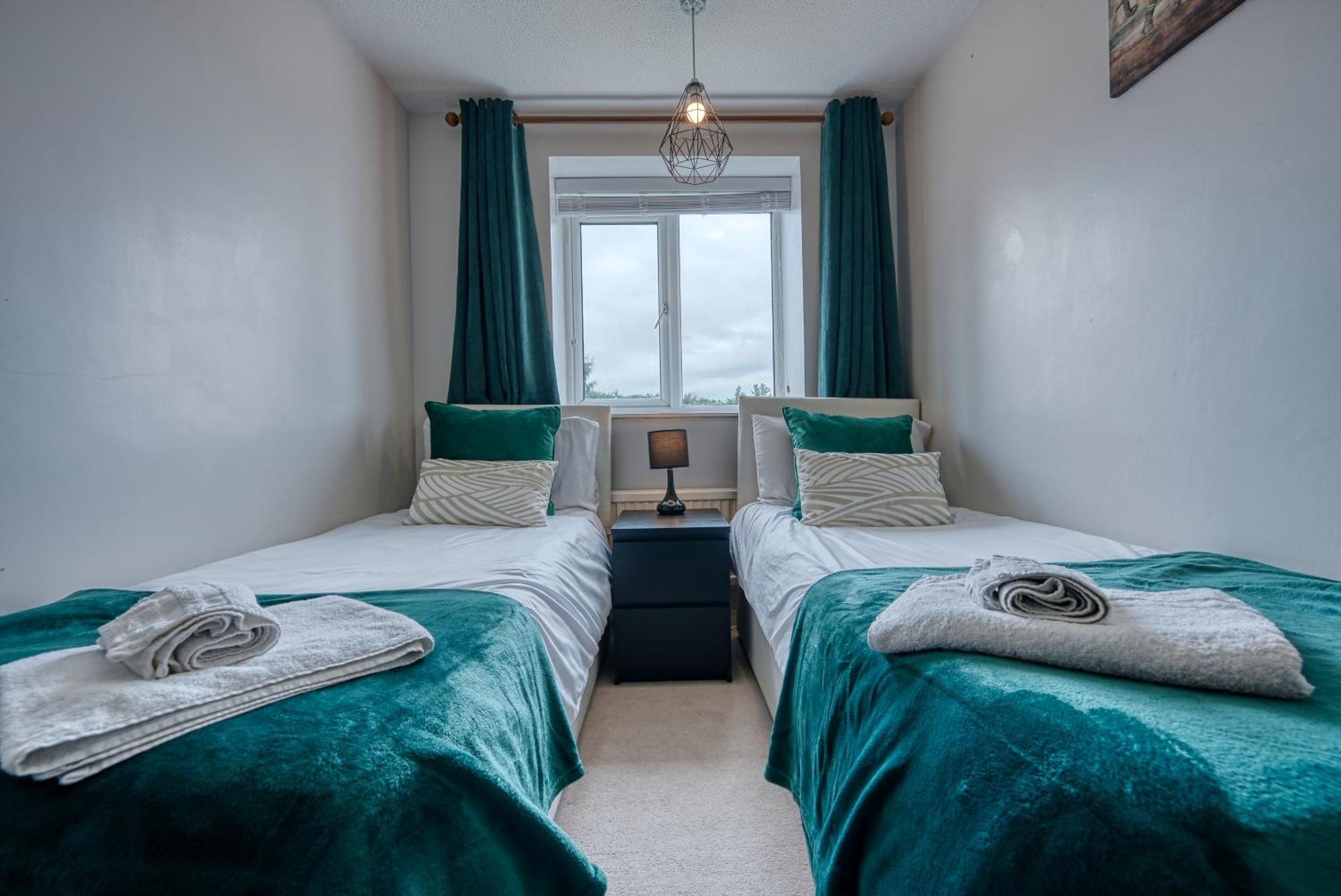 Capri 13 Sa - 3 Bed House, Close To Loughborough University & M1 Motorway, Free Wifi, Big Garden, Ample Parking- Ask For Contractor Rates! Luaran gambar
