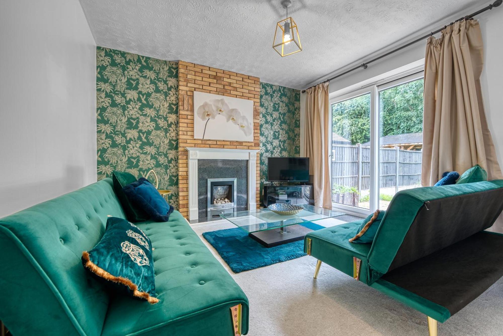 Capri 13 Sa - 3 Bed House, Close To Loughborough University & M1 Motorway, Free Wifi, Big Garden, Ample Parking- Ask For Contractor Rates! Luaran gambar