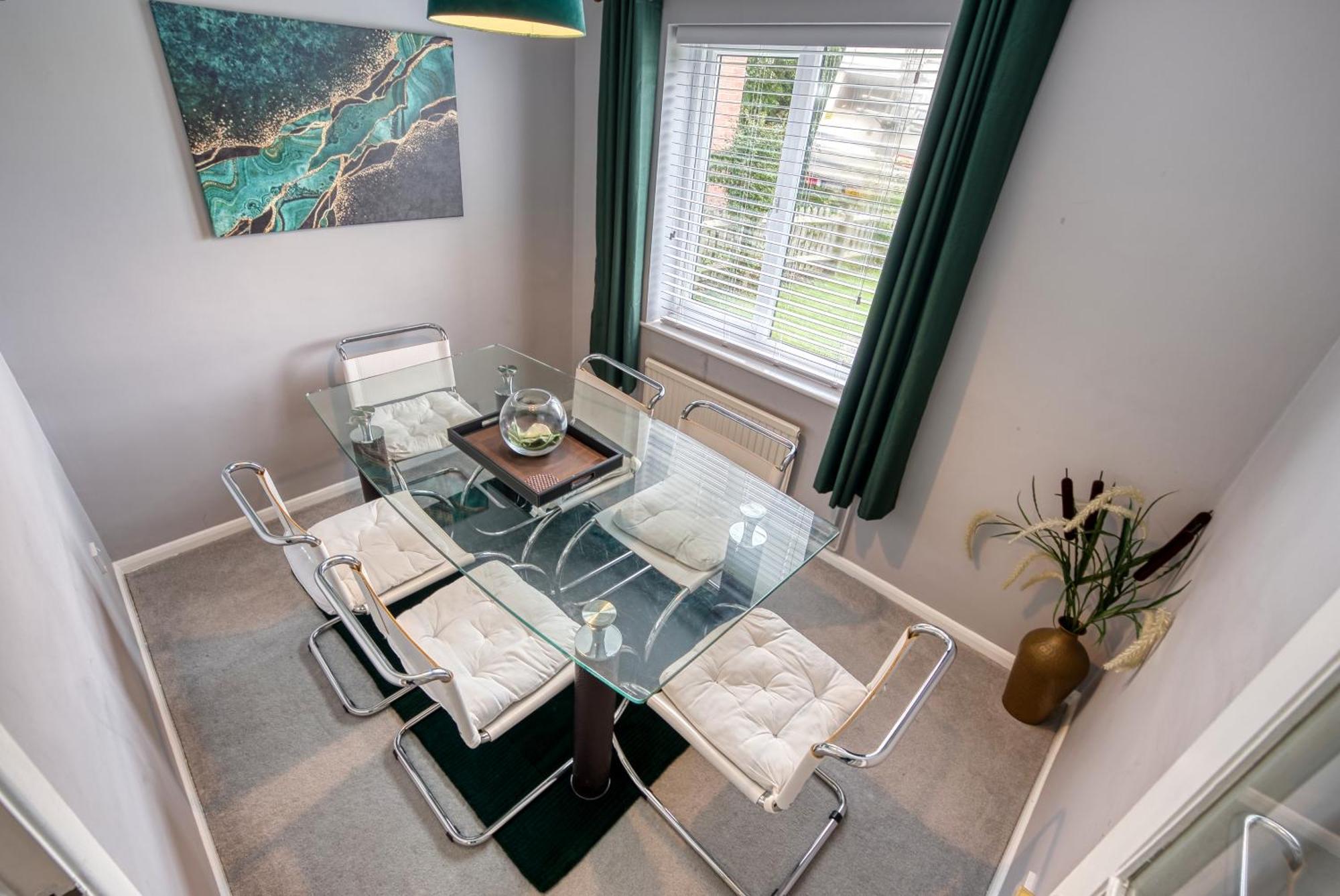 Capri 13 Sa - 3 Bed House, Close To Loughborough University & M1 Motorway, Free Wifi, Big Garden, Ample Parking- Ask For Contractor Rates! Luaran gambar