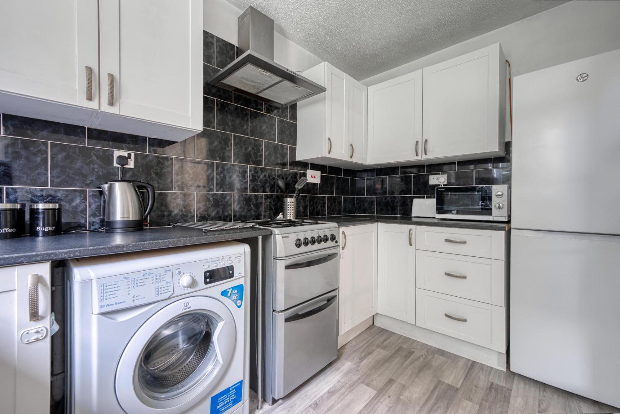 Capri 13 Sa - 3 Bed House, Close To Loughborough University & M1 Motorway, Free Wifi, Big Garden, Ample Parking- Ask For Contractor Rates! Luaran gambar