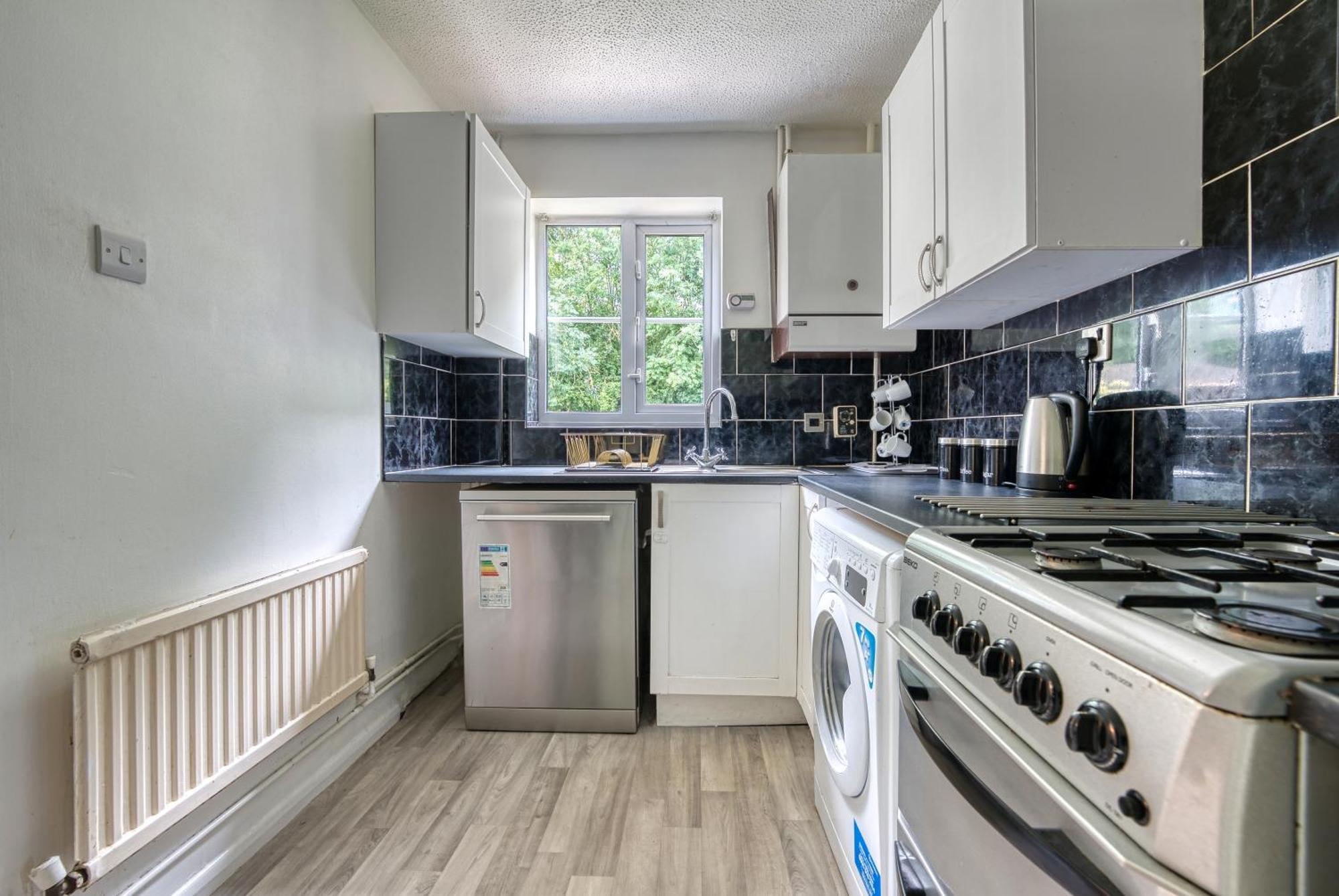Capri 13 Sa - 3 Bed House, Close To Loughborough University & M1 Motorway, Free Wifi, Big Garden, Ample Parking- Ask For Contractor Rates! Luaran gambar